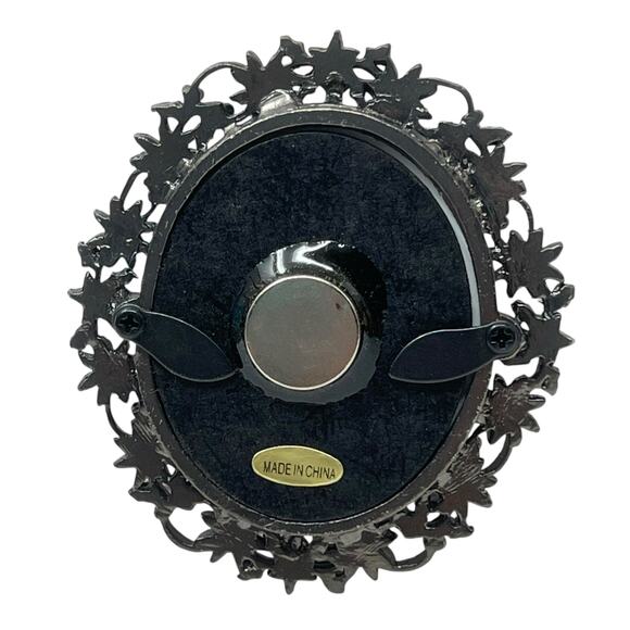 Sonoma Magnet Frame 3" x 2.5" Red Sparkle Inner Border Metal Flowers Stars Frame - Picture 3 of 3